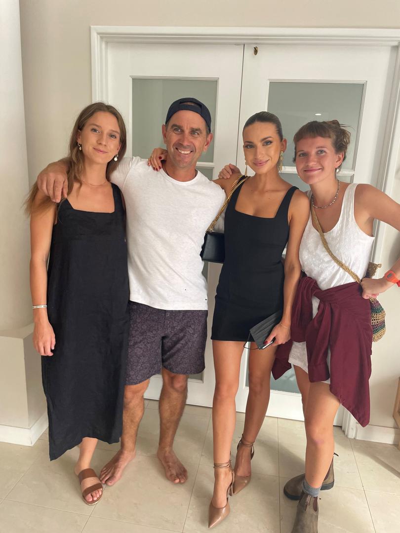 ### PIC TO BE USED IN LANGER COLUMN 25/2/23, THEN MARKED FOR NFP, NO ARCHIVING ### Justin Langer with his daughters Sophie, Jess and Ali-Rose. Unknown