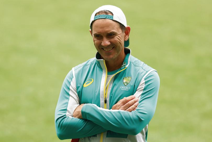 MELBOURNE, AUSTRALIA - DECEMBER 25: Australia head coach Justin Langer reacts during an Australian Ashes squad nets session at Melbourne Cricket Ground on December 25, 2021 in Melbourne, Australia. (Photo by Mike Owen/Getty Images)