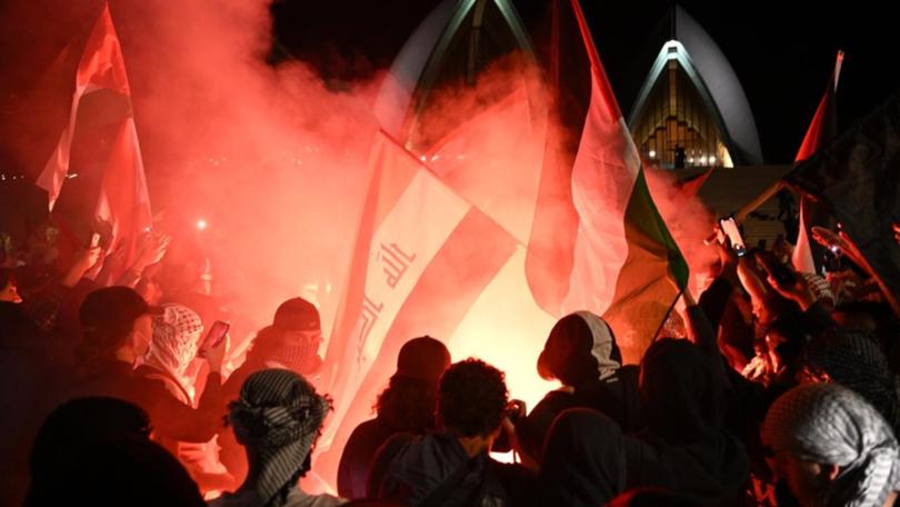 The rise in intolerance since Hamas attacked Israel on October 7 is concerning, the opposition says. (Dean Lewins/AAP PHOTOS)