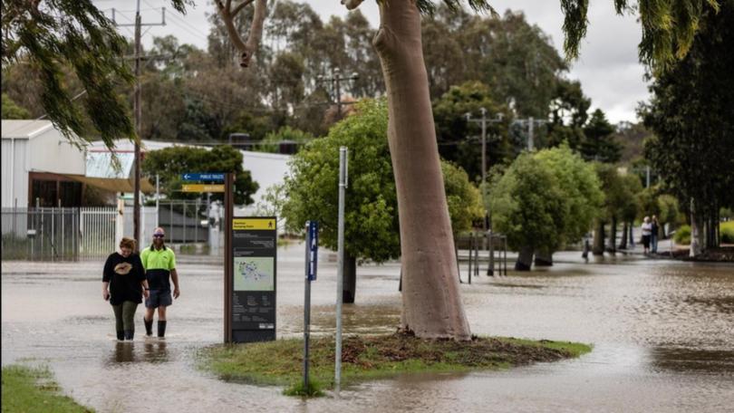 Communities along the Goulburn River have been warned to expect possible overland flooding. (Diego Fedele/AAP PHOTOS)