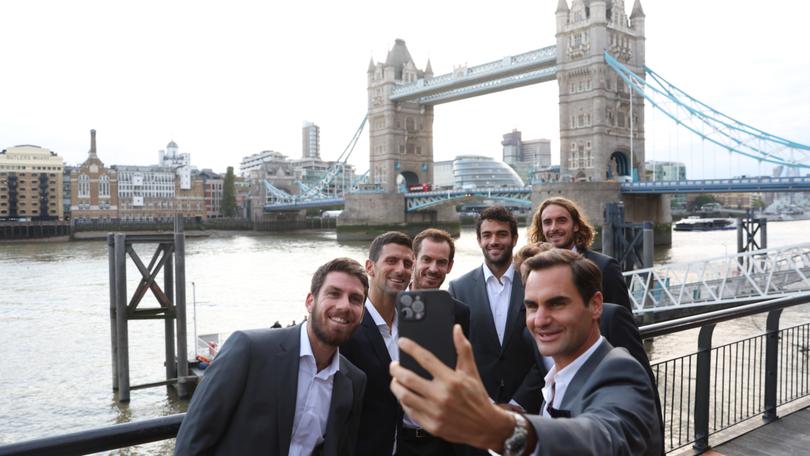 Cam Norrie, Novak Djokovic, Andy Murray, Matteo Berrettini, Stefanos Tsitsipas and Roger Federer take a selfie in front of Tower Bridge in 2022. 