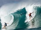 Australia's Callum Robson (left) and Gabriel Medina squared off before the Pipe Pro went on hold. (HANDOUT/WORLD SURF LEAGUE)