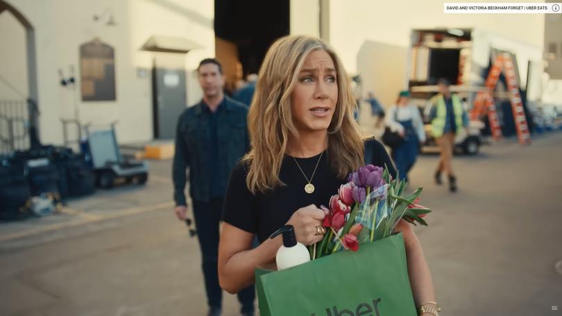 'Friends' stars Jennifer Aniston and David Schwimmer reunite for a Super Bowl ad, where the actress forgets her former castmate. 
