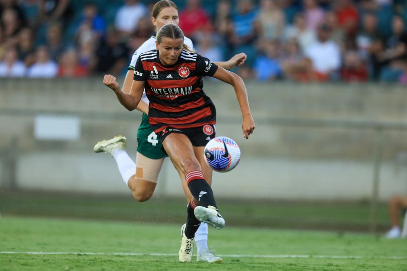 BATHURST, AUSTRALIA - FEBRUARY 09: Sophie Harding of the Wanderers scores a goal during the A-League Women round 16 match between Western Sydney Wanderers and Newcastle Jets at Carrington Park, on February 09, 2024, in Bathurst, Australia. (Photo by Mark Evans/Getty Images)