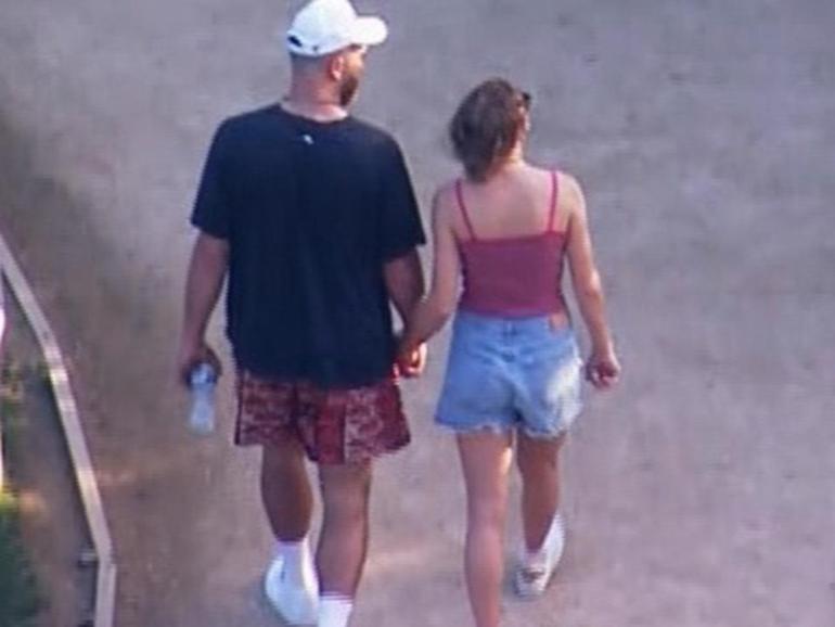 Taylor Swift and her boyfriend Travis Kelce pictured enjoying a Sydney Zoo together after Travis flow into Sydney this morning.