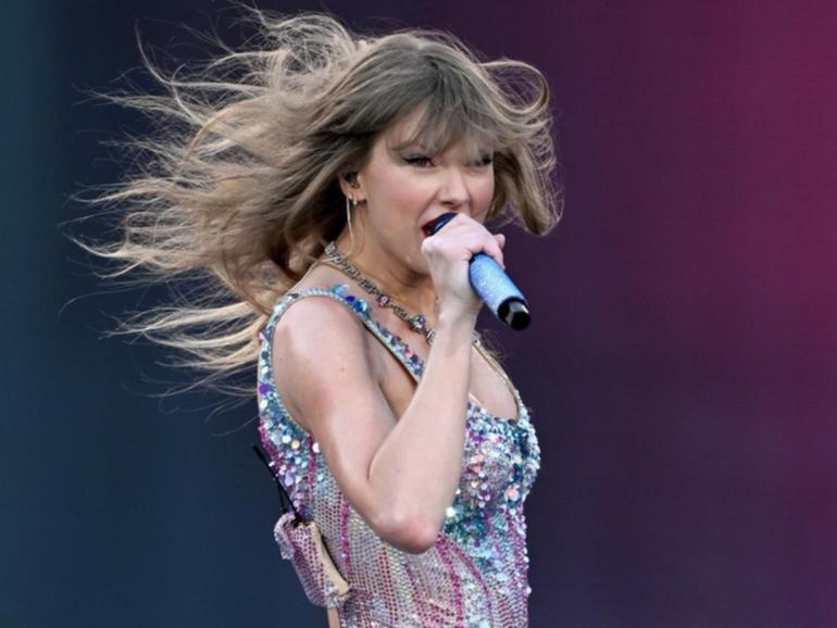 Taylor Swift delivered a boost to the Australian economy worth an estimated $300 million. (Joel Carrett/AAP PHOTOS)
