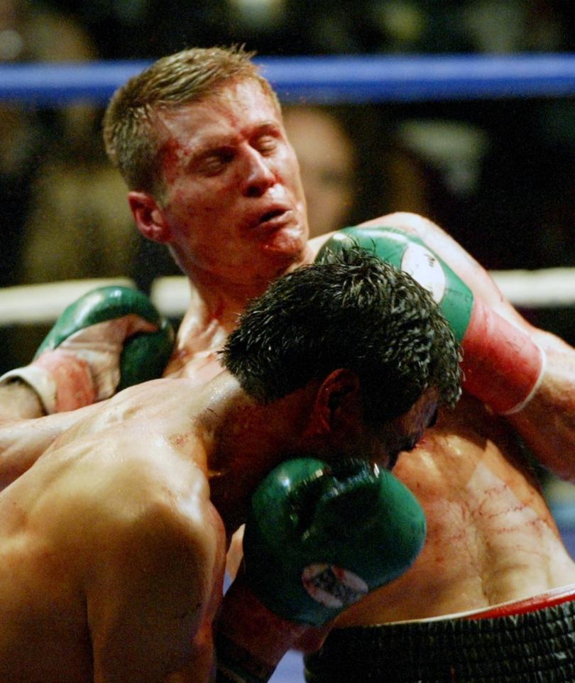 A bloody Danny Green on his way to defending his IBF Pan Pacific Super Middleweight title against Jorge Sclarandi of Argentina.