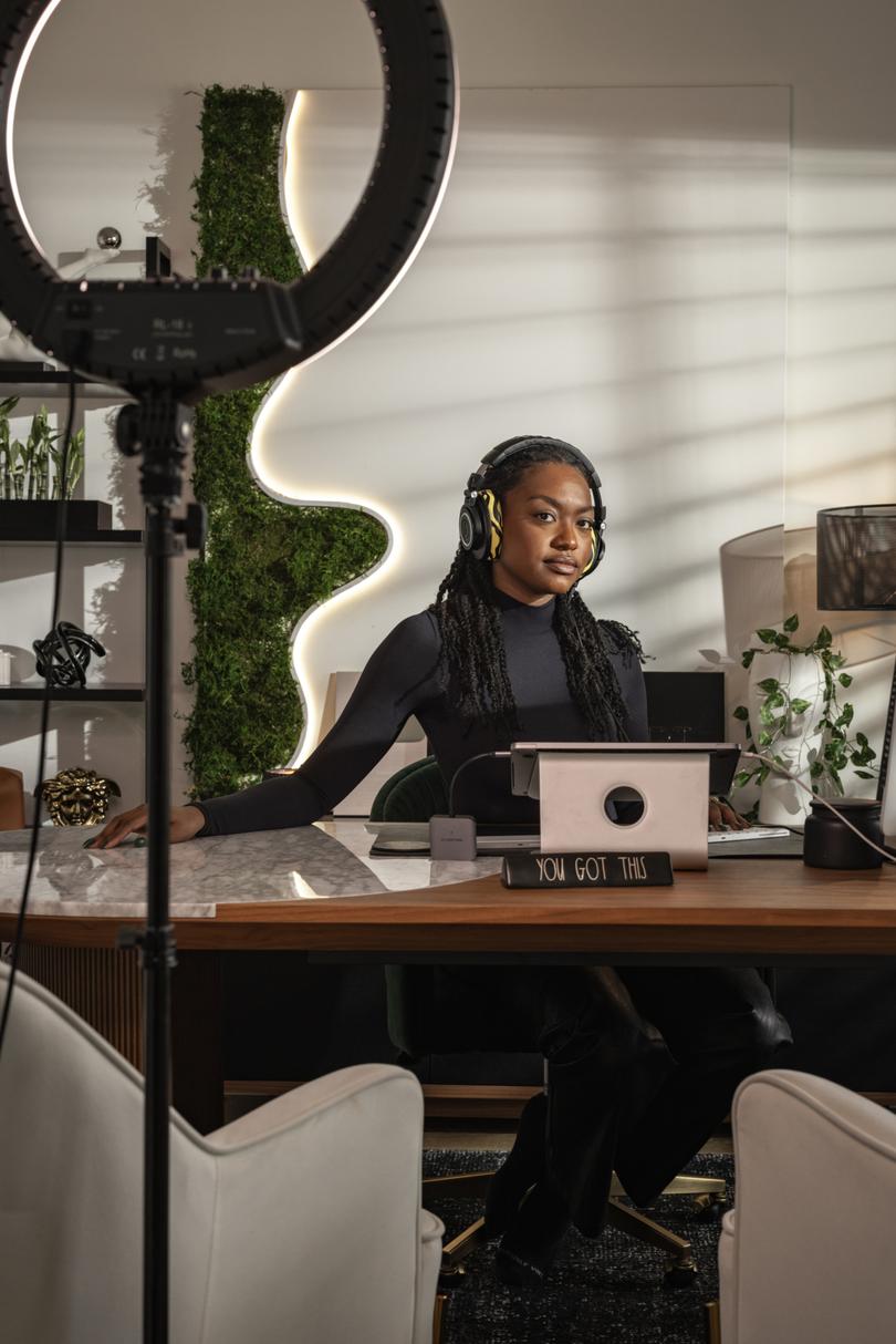  Kimbery Cherrell, a 33-year-old who turned a side hustle creating YouTube content into a lucrative full-time job.