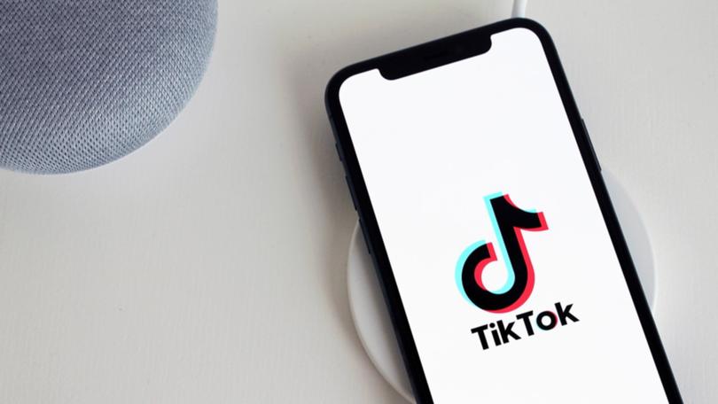 US lawmakers have given the widely popular social media app TikTok an ultimatum: cut ties with China or be banned from the United States.