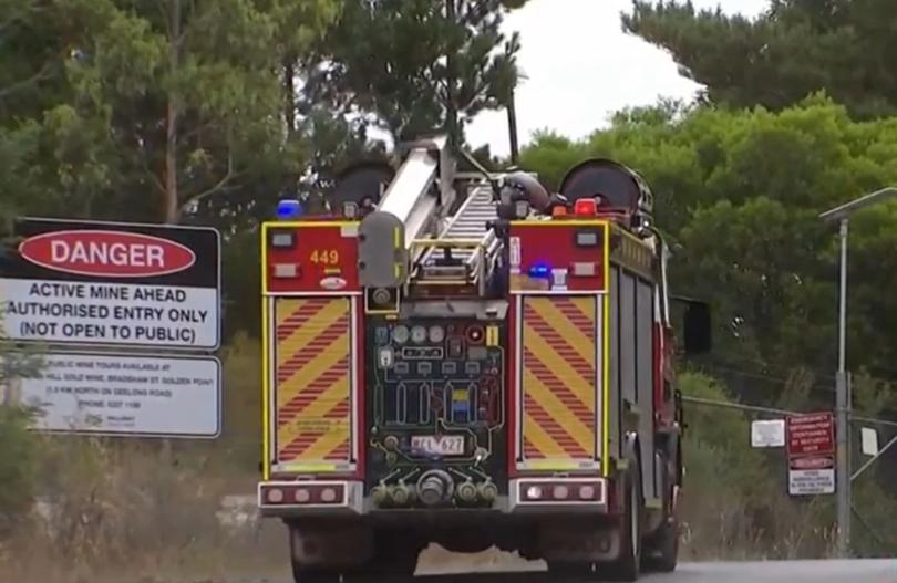 Police have recovered the body of a Victorian miner who was trapped underground after a rockfall at Ballarat.
