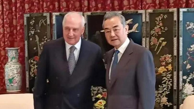 Former PM Paul Keating with Chinese Foreign Minister Wang Yi at the Chinese Consulate in Sydney. 