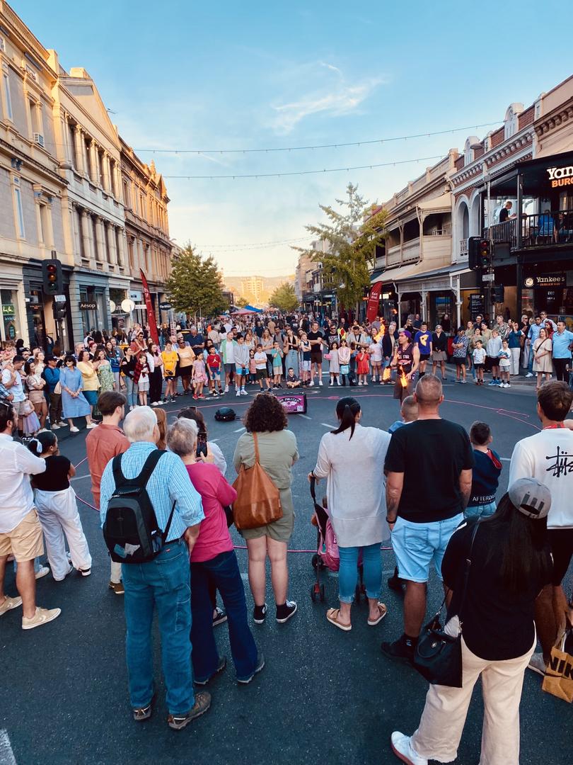 Street performers at Adelaide Fringe.