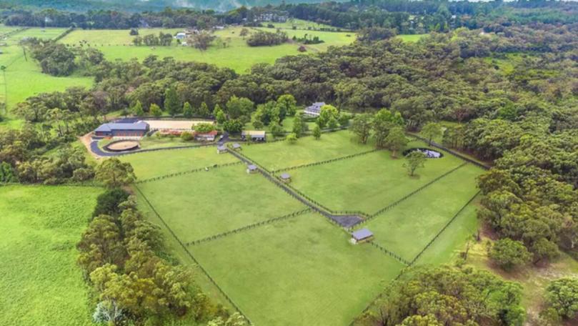 The estate is expected to be on interest to equestrians with its purpose-built barn, stables, day yards, and an equestrian sand arena.