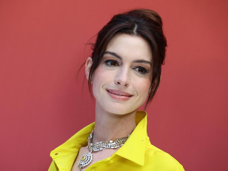 Anne Hathaway  revealed her online brand had become so toxic, many in Hollywood didn’t want to go near her.