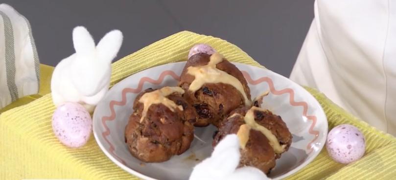 Healthy hot cross buns