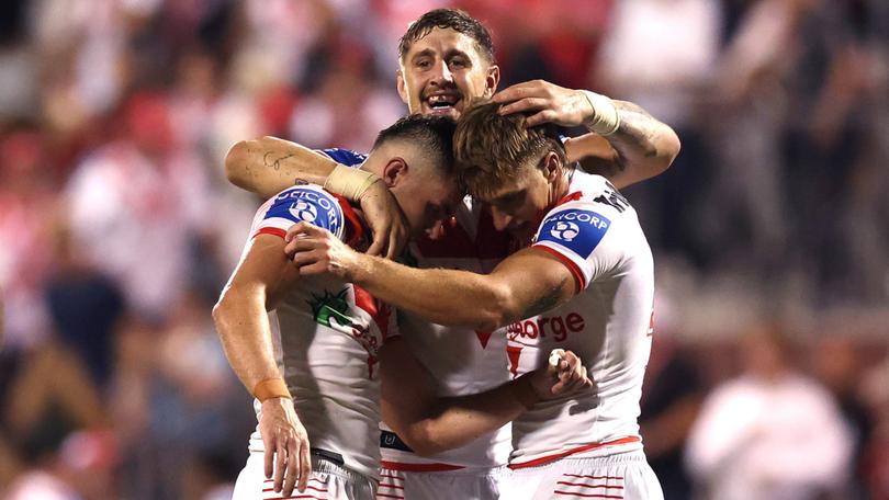 The Dragons have bounced back from their embarrassing defeat to the Cowboys to beat Manly 20-12 at home. Zac Lomax embraces his teammates.