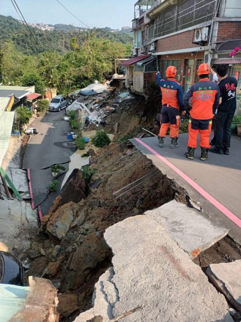  A 7.5 magnitude earthquake rocked Taiwan.