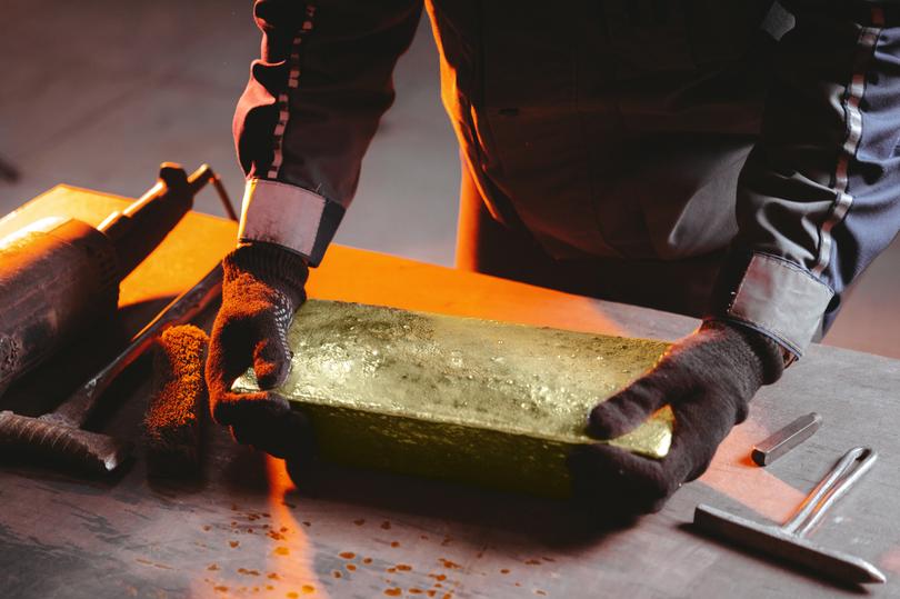 Gold mining ingot yellow foundry metal manufacturing reserve process