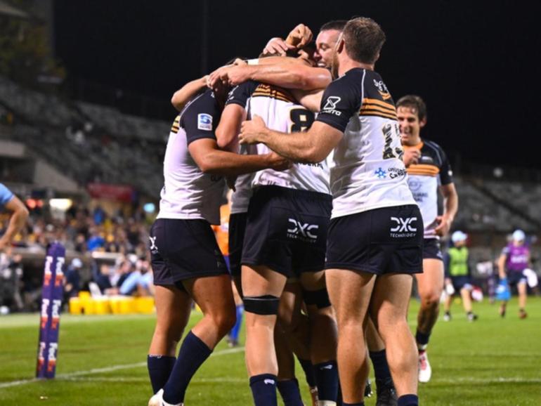 The Brumbies have inflicted more misery on the Waratahs, scoring a 40-16 thumping in Canberra. (Lukas Coch/AAP PHOTOS)