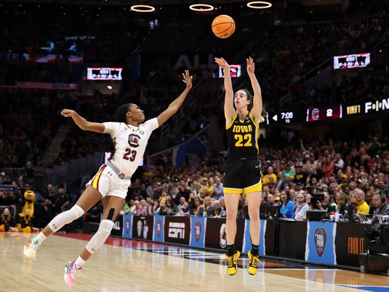 Caitlin Clark is considered the best female college basketballer of all time.