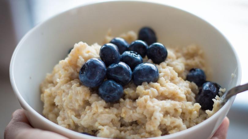 blueberries, oats, oatmeal