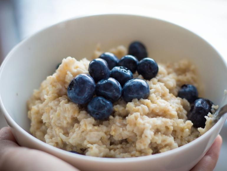 blueberries, oats, oatmeal