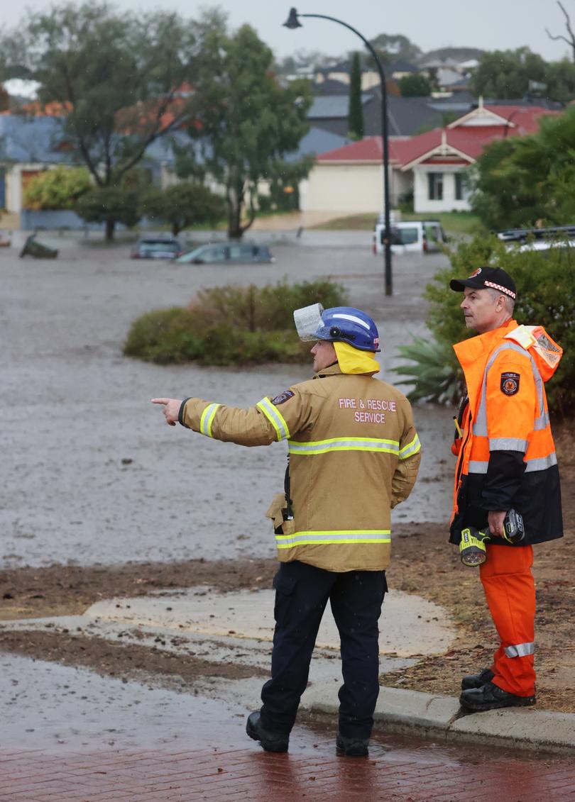 News. Wet Weather. Cars underwater at the corner of Ocean Grove Road and Riverlinks Drive in Clarkson. Jackson Flindell