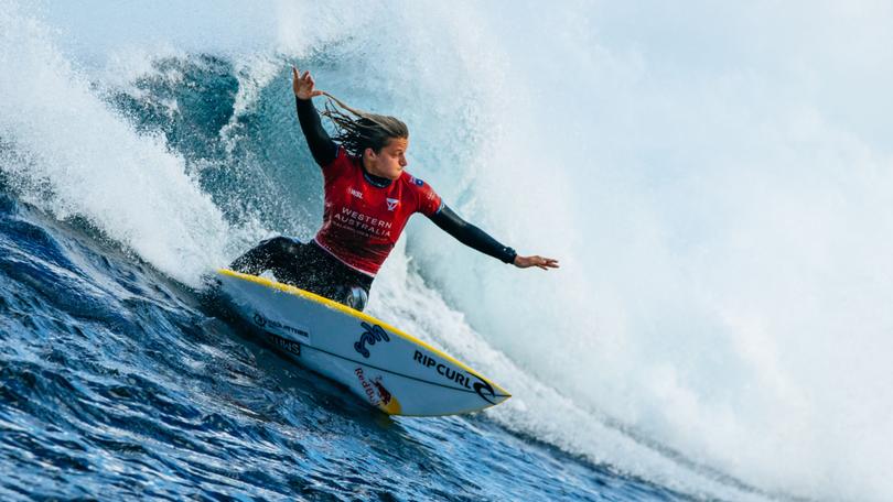 Australian world title contender Molly Picklum has scrapped her way into the quarterfinals.