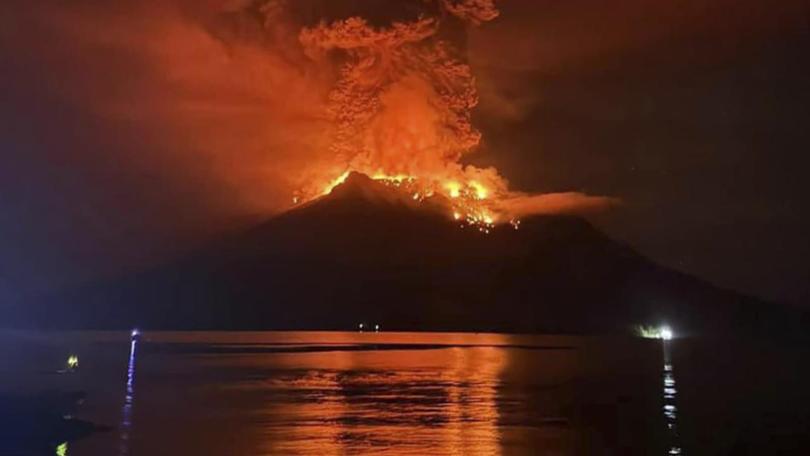 Authorities issued their highest alert as Mount Ruang erupted repeatedly on Sulawesi Island. (AP PHOTO)