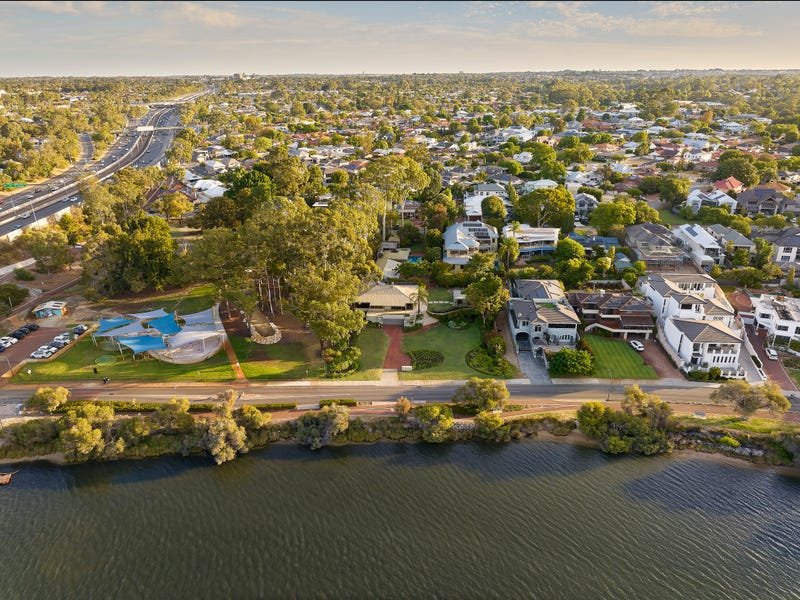 The mansion has a 40m river frontage. 