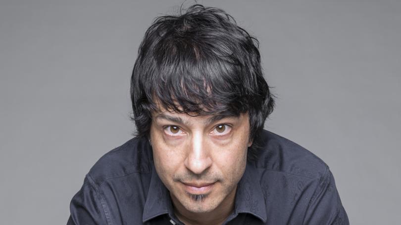 Comedian Arj Barker has come under fire over kicking out a woman with a baby at a Melbourne show. 