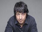 Comedian Arj Barker has come under fire over kicking out a woman with a baby at a Melbourne show. 