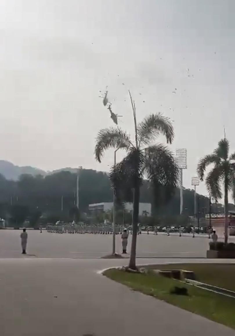 Two military helicopters collided into each other in midair in Lumut, Malaysia.
The Perak fire and rescue department has confirmed that 10 people died after two Royal Malaysian Navy helicopters collided and crashed in Lumut, Perak.