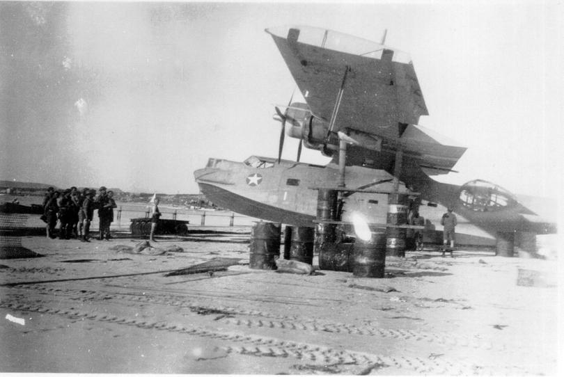US crews and Catalina flying boats stationed in Geraldton during World War II. 