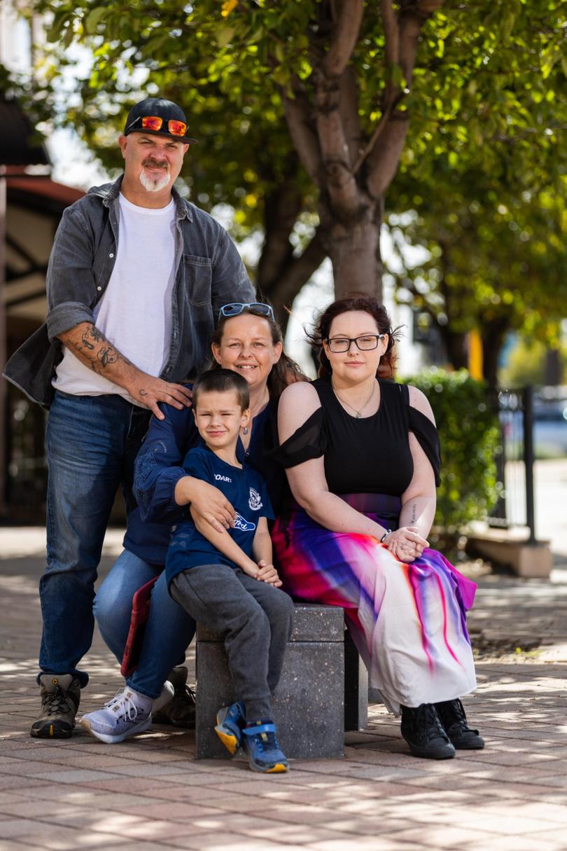 Stephen Hume, Cameron Hume (6), Jessie Dean and Jarni Greatorex (18) who is facing terminal illnesses caused by asbestos. 