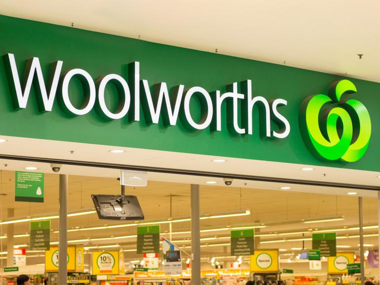 Woolworths has shut down its Everyday Pay QR payment options temporarily after scammers targeted some of its customers.
