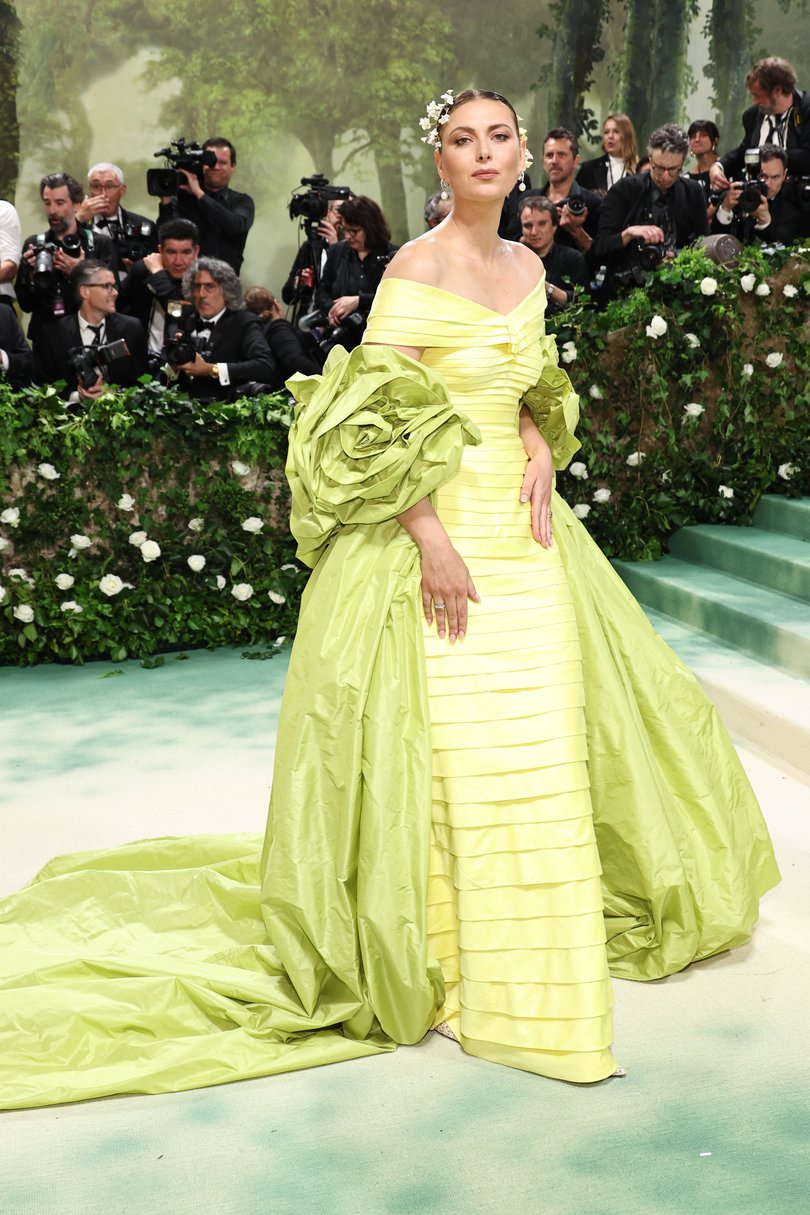 Maria Sharapova wears a gown the same colour of a tennis ball. (Photo by Jamie McCarthy/Getty Images)