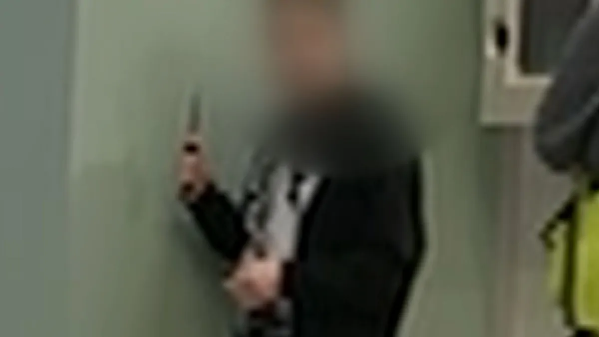 Teen girl brandishing knife forces Central Coast shopping centre into ...
