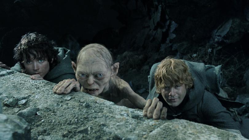 Sean Astin, Elijah Wood, and Andy Serkis in The Lord of the Rings: The Return of the King (2003)