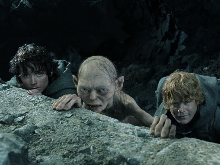 Sean Astin, Elijah Wood, and Andy Serkis in The Lord of the Rings: The Return of the King (2003)