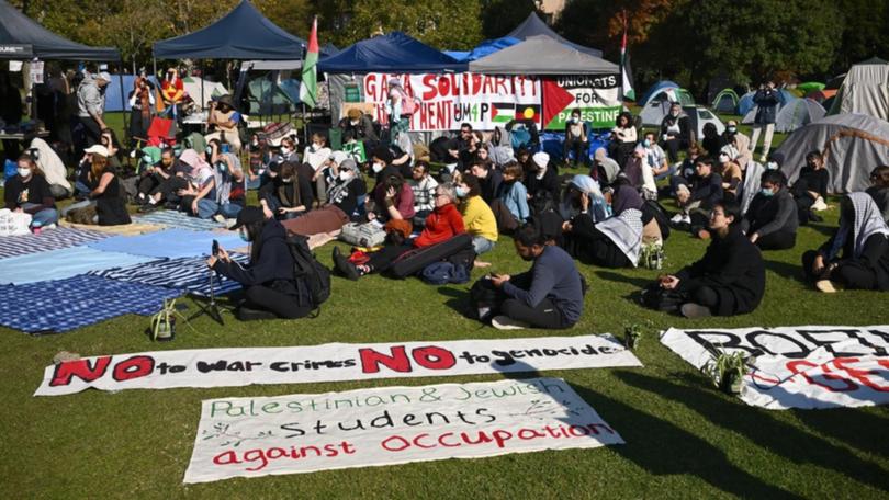 Police have expressed concern about violence breaking out in protest camps at universities. (Joel Carrett/AAP PHOTOS)