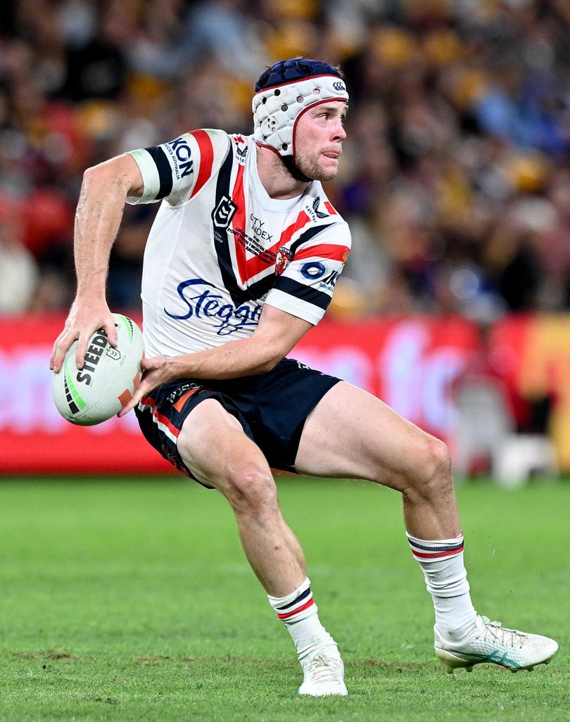 BRISBANE, AUSTRALIA - MAY 03: Luke Keary of the Roosters passes the ball during the round nine NRL match between the Brisbane Broncos and Sydney Roosters at Suncorp Stadium, on May 03, 2024, in Brisbane, Australia. (Photo by Bradley Kanaris/Getty Images)