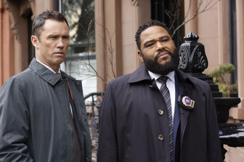 Jeffrey Donovan and Anthony Anderson in season 21.