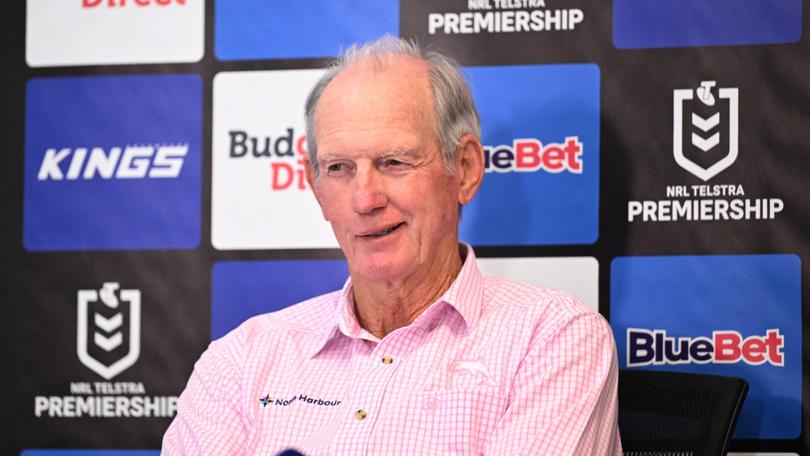 Wayne Bennett has signed a three-year, $3 million deal with the South Sydney Rabbitohs.