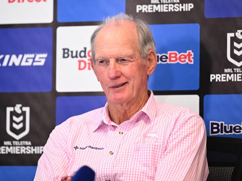 Wayne Bennett has signed a three-year, $3 million deal with the South Sydney Rabbitohs.