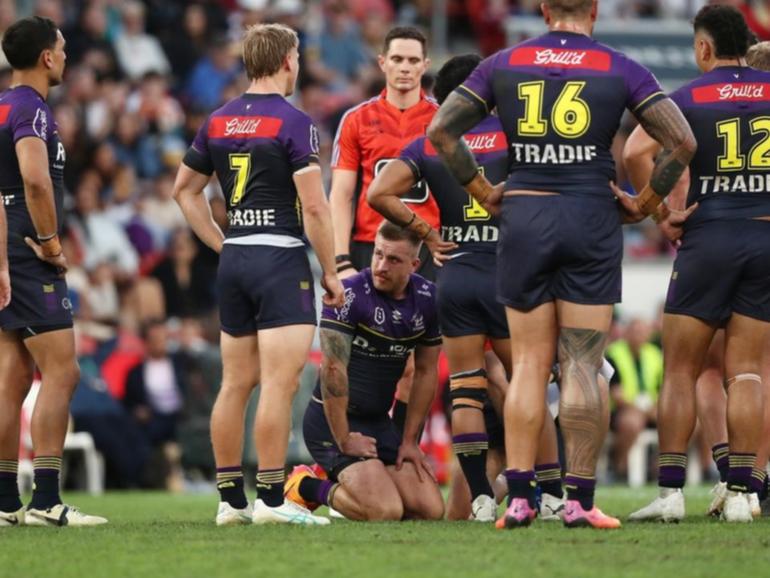 Cameron Munster (centre) will miss the State of Origin series because of an adductor tendon tear. (Jason O'BRIEN/AAP PHOTOS)