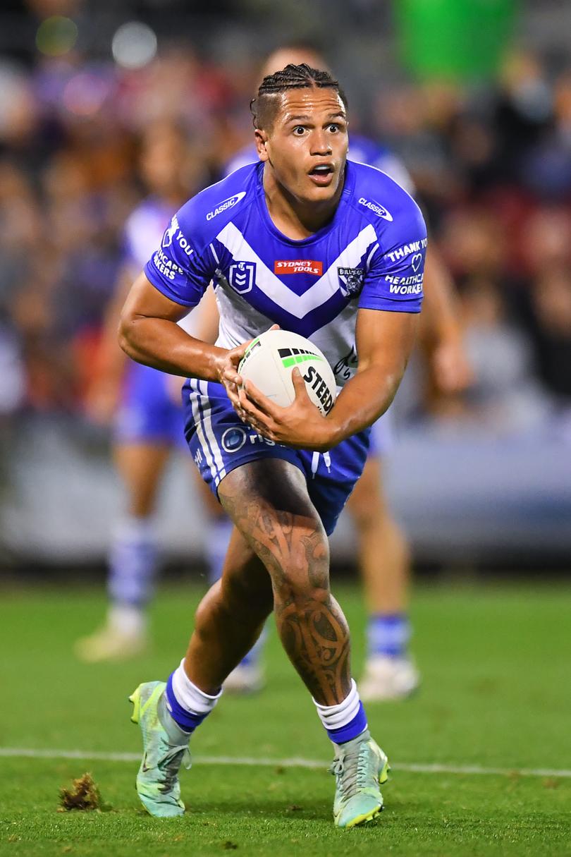 BRISBANE, AUSTRALIA - SEPTEMBER 05: Jackson Topine of the Bulldogs in action during the round 25 NRL match between the Wests Tigers and the Canterbury Bulldogs at Moreton Daily Stadium, on September 05, 2021, in Brisbane, Australia. (Photo by Albert Perez/Getty Images)