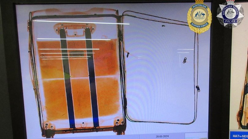 About four kilograms of cocaine was concealed in the lining of two suitcases. (HANDOUT/AUSTRALIAN FEDERAL POLICE)