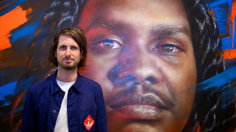 Matt Adnate's portrait of Yolngu rapper Danzal Baker has won the Archibald Packing Room Prize. (Bianca De Marchi/AAP PHOTOS)