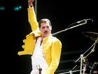 LONDON, UNITED KINGDOM - JULY 13: Freddie Mercury of the band Queen at Live Aid on July 13, 1985 in London, United Kingdom.  (Photo by FG/Bauer-Griffin/Getty Images)          170612F1
